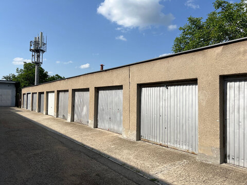 Řadová garáž v Řečkovicích poblíž ul. Kárníkova